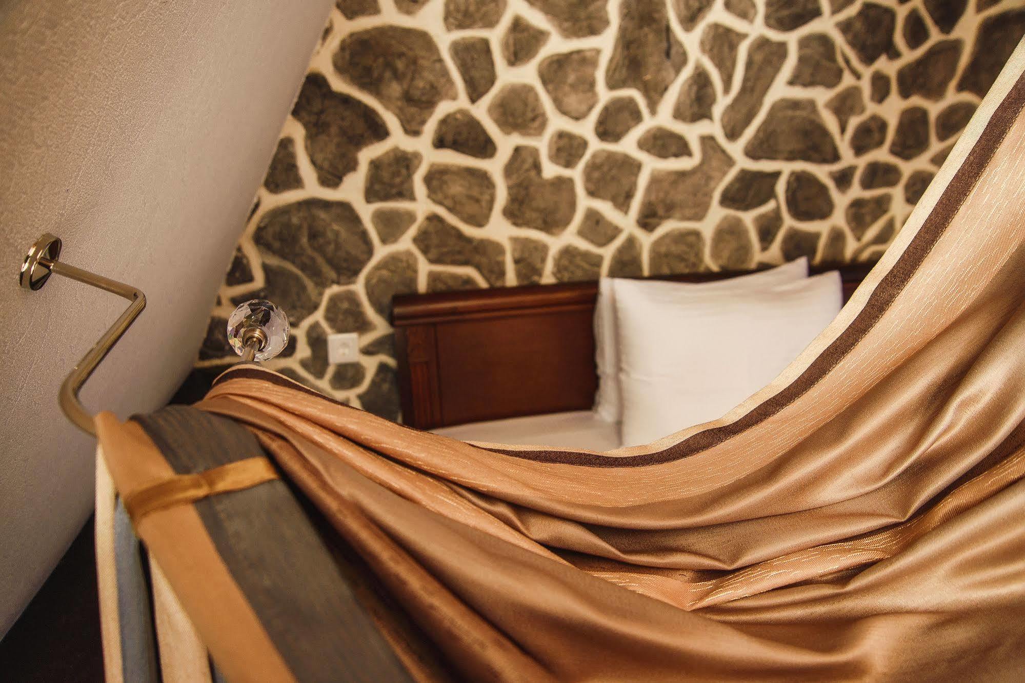 Promenade Park Hotel Shymkent Luaran gambar