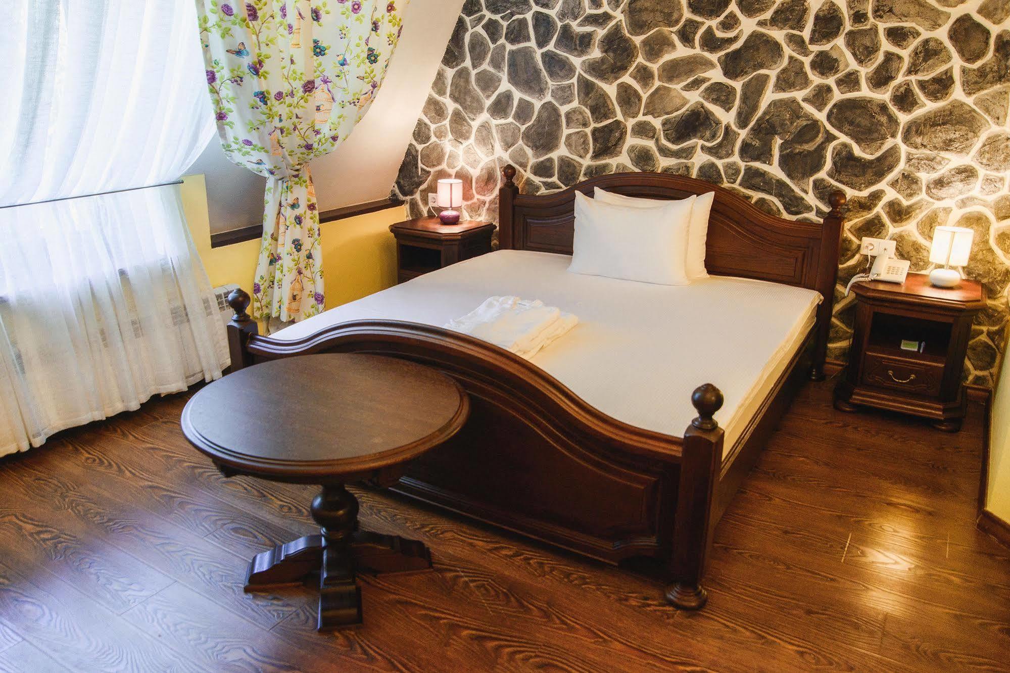 Promenade Park Hotel Shymkent Luaran gambar